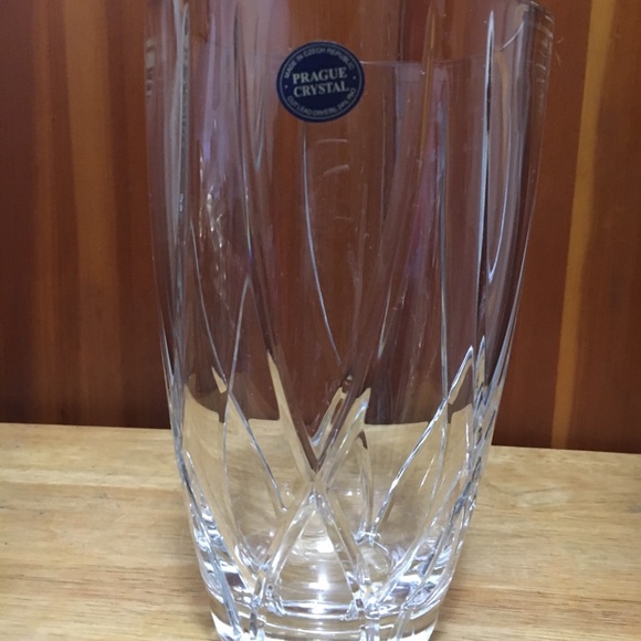 Crystal Vase - Picture 2 of 8